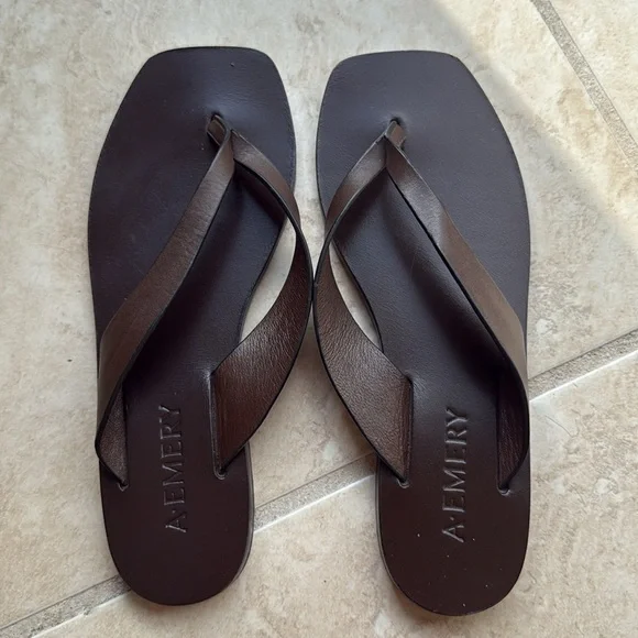 A EMERY KINTO LEATHER THONG SANDALS - Picture 4 of 7